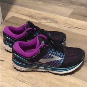 Women’s Brooks running shoe